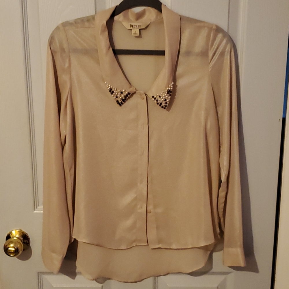 Decree Blouse with Pearl Collar